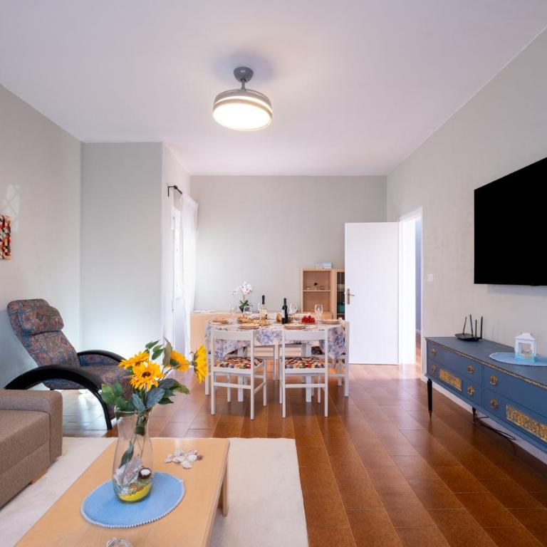 Eleonora Luxury Private Villa - Three-Bedroom House - 6