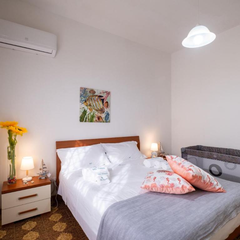 Eleonora Luxury Private Villa - Three-Bedroom House - 17