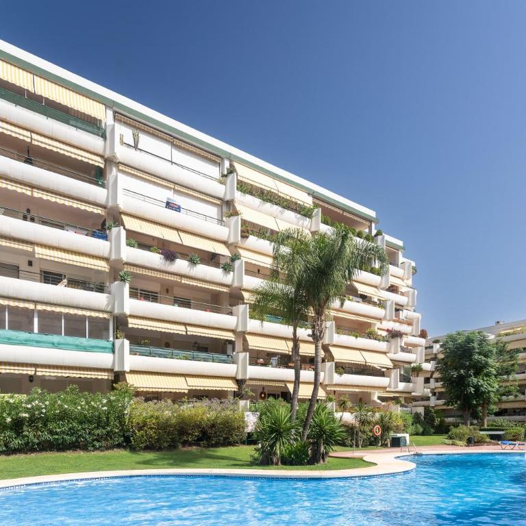 Guadalmina Alta - Apartamento de 3 dormitorios con vistas a las montañas - 3