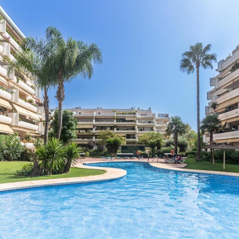 Guadalmina Alta - Apartamento de 3 dormitorios con vistas a las montañas - 2