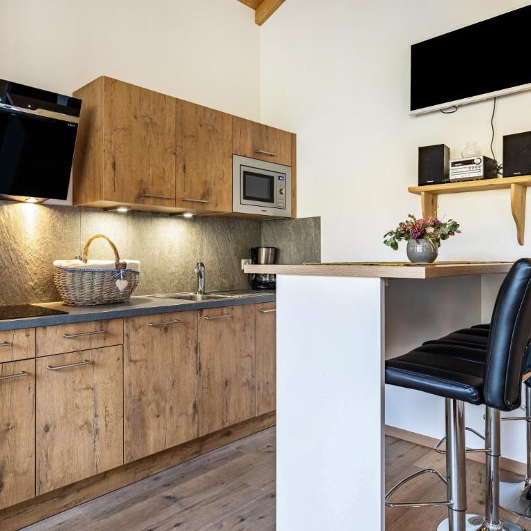 Eggerhof Suite - Appartamento Superior con 1 Camera da Letto e Balcone - 9