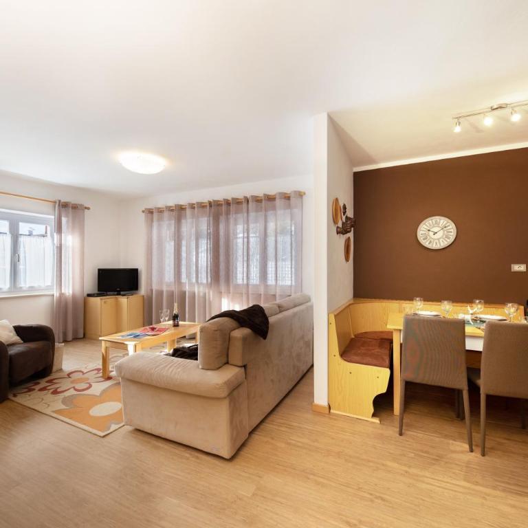 Ciasa Piaz de Pavarin - Appartamento Deluxe con 2 Camere da Letto e Vista Giardino - 5