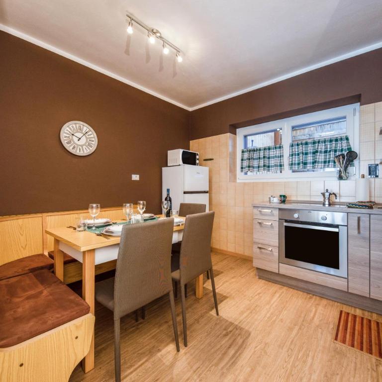 Ciasa Piaz de Pavarin - Appartamento Deluxe con 2 Camere da Letto e Vista Giardino - 8