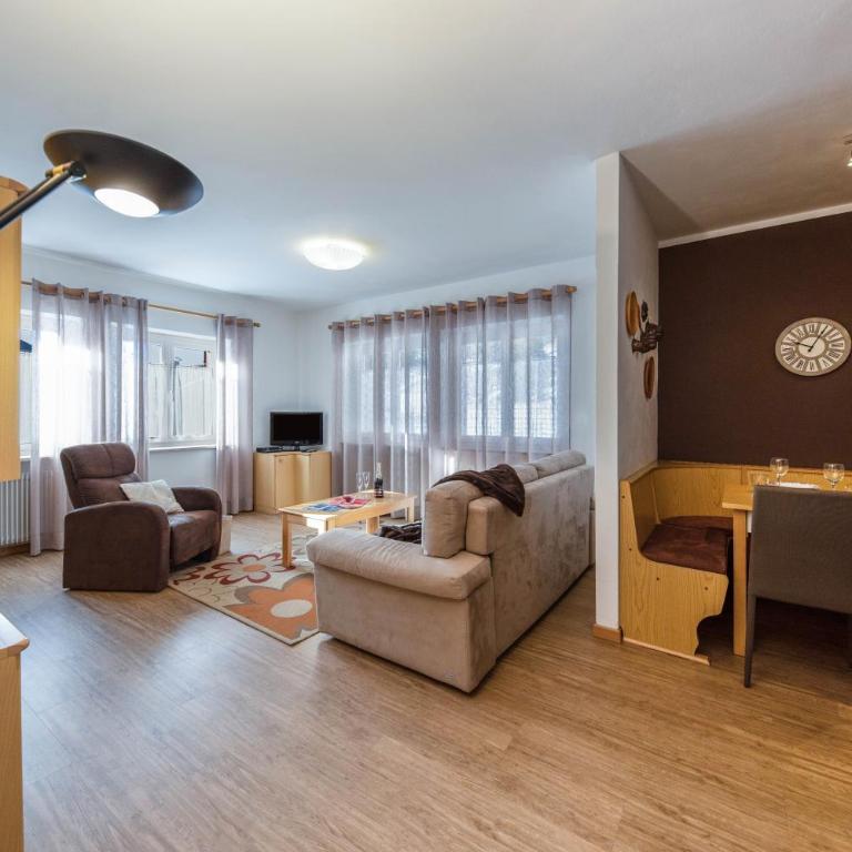 Ciasa Piaz de Pavarin - Appartamento Deluxe con 2 Camere da Letto e Vista Giardino - 4