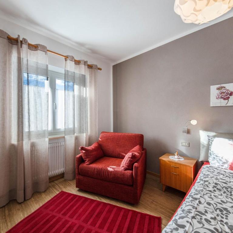 Ciasa Piaz de Pavarin - Appartamento Deluxe con 2 Camere da Letto e Vista Giardino - 11