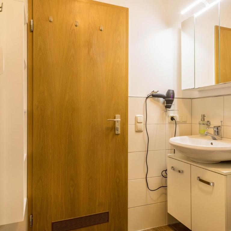 Ferienwohnung Bergblick - Deluxe-Apartment mit 2 Schlafzimmern und Gartenblick - 22