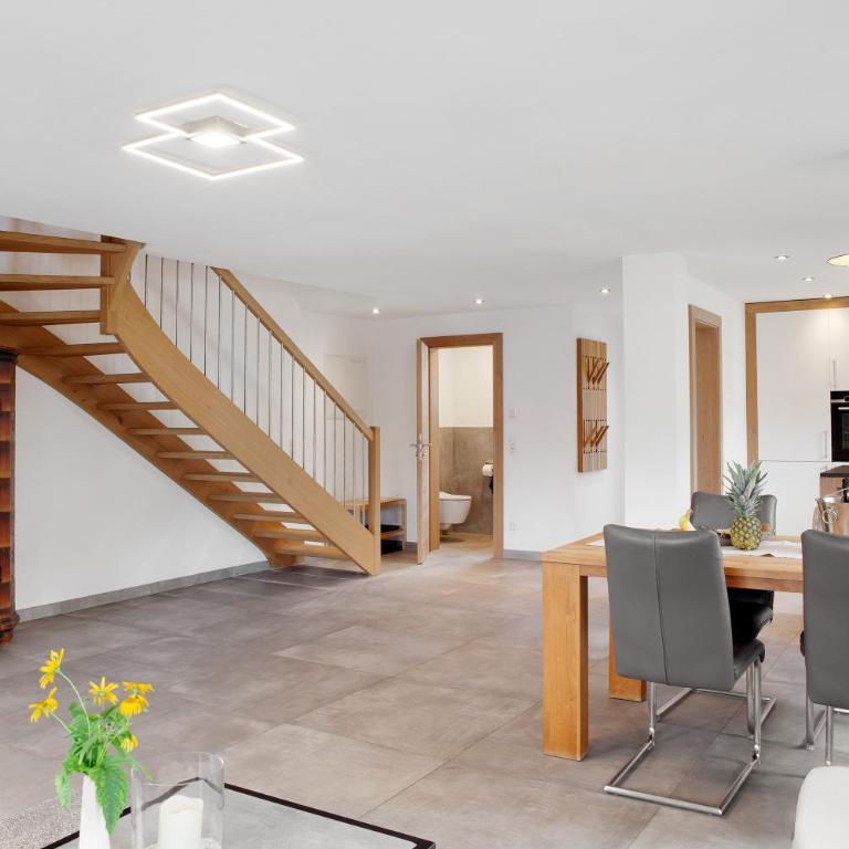 Chalet Falkenstein - Two-Bedroom Deluxe Apartment with Garden View - 10