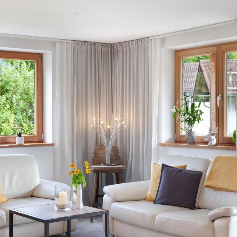 Chalet Falkenstein - Two-Bedroom Deluxe Apartment with Garden View - 6