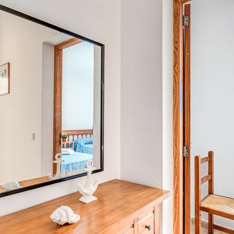 Apartamentos Karin 1ºb - Apartamento Superior de 1 dormitorio con balcón - 13