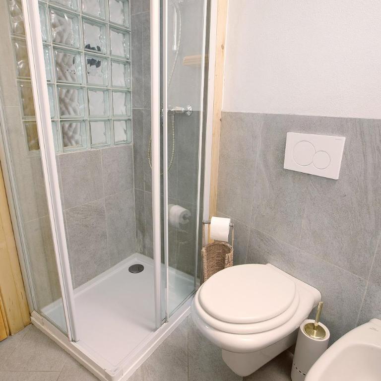 Premesan 4 - Apartment with Shower - 8