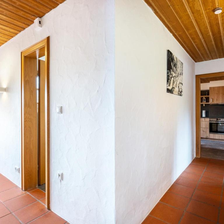Haus Kreiznegge - Premium Apartment mit 3 Schlafzimmern und Balkon - 11