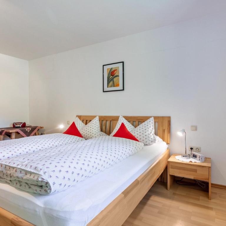 Ferienwohnung Edelweiß - Deluxe-Apartment mit 2 Schlafzimmern und Gartenblick - 11