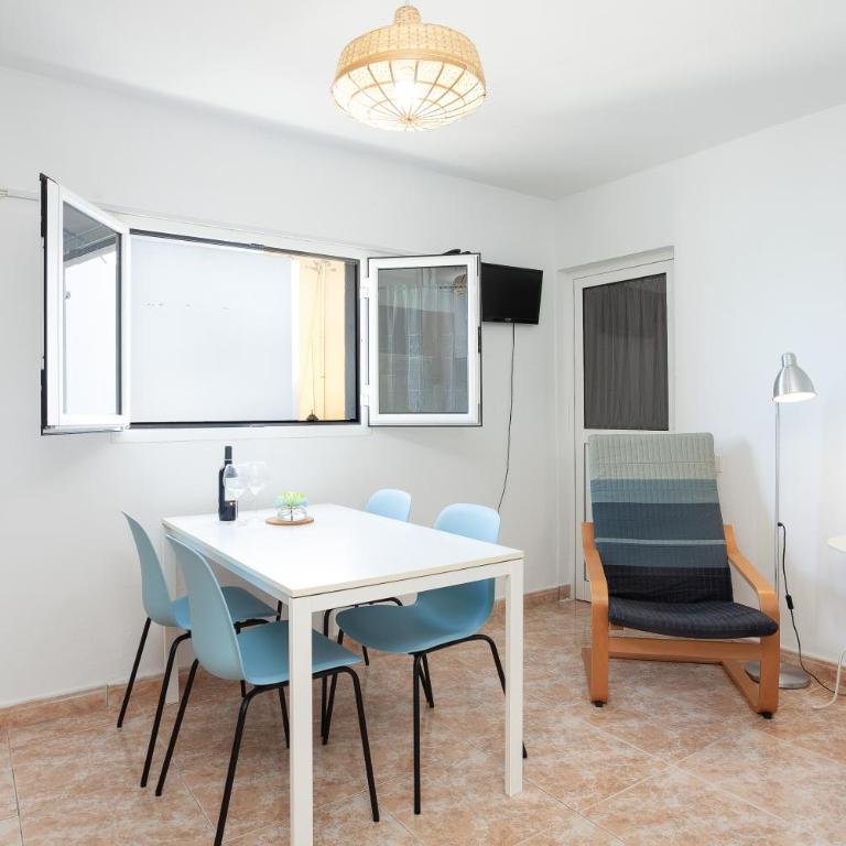 Casa Eloisa 2 - Apartamento Deluxe de 2 dormitorios con vistas al mar - 1