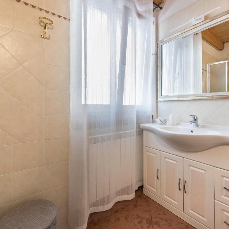 Residence Tatiana B3 - Appartamento con 2 Camere da Letto e con Vista Montagna - 16