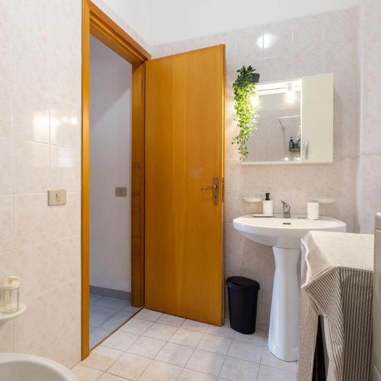 Mare di Sicilia Apartments - Two-Bedroom Deluxe Apartment with Garden View - 13