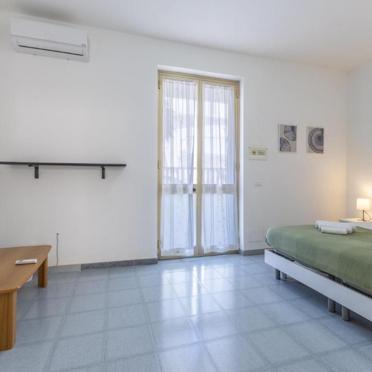 Mare di Sicilia Apartments - Two-Bedroom Deluxe Apartment with Garden View - 10