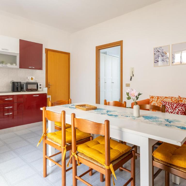 Mare di Sicilia Apartments - Two-Bedroom Deluxe Apartment with Garden View - 4