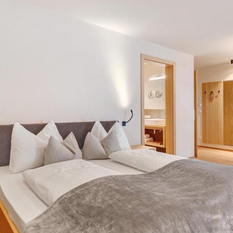 Hotel Murrer 3S relax.nature.gusto - Dreibettzimmer mit Dusche - 5