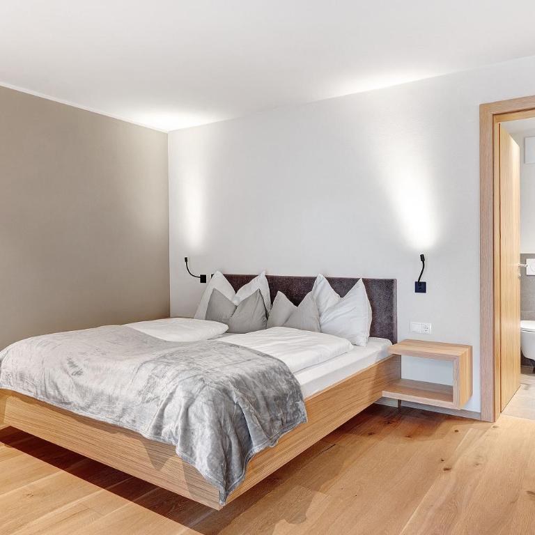Hotel Murrer 3S relax.nature.gusto - Dreibettzimmer mit Dusche - 3