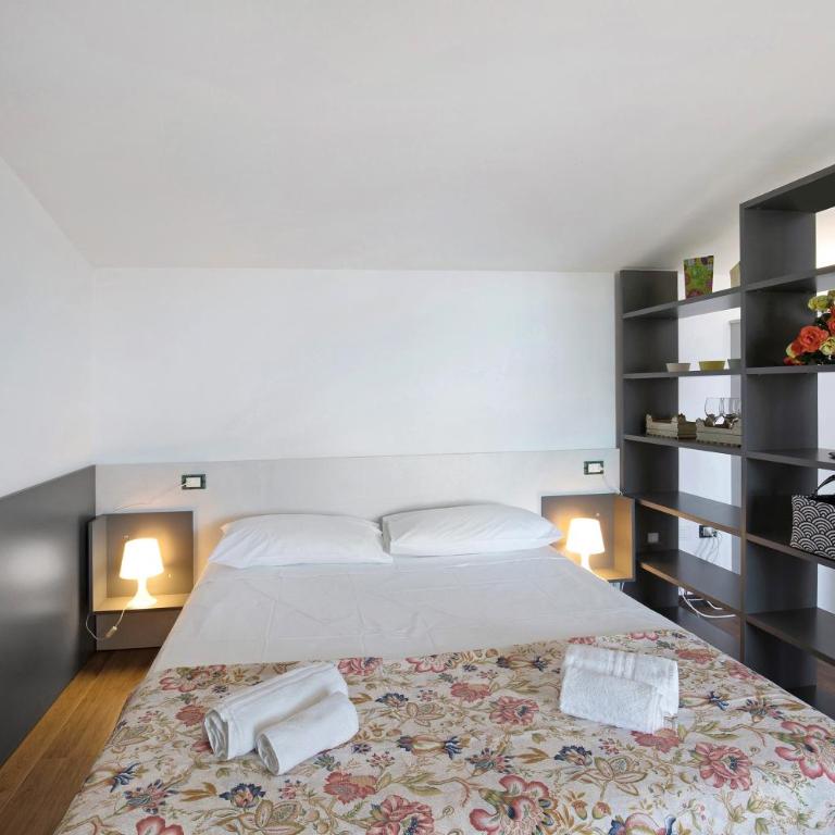 Villa Donne del Lago Valentina - Appartamento Deluxe con 2 Camere da Letto e Vista Giardino - 17