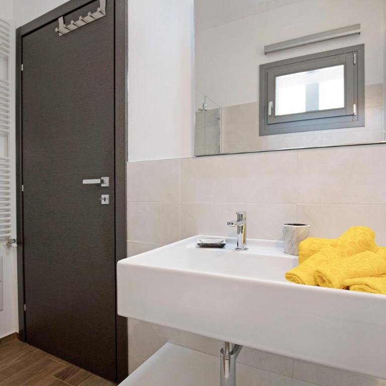 Villa Donne del Lago Valentina - Appartamento Deluxe con 2 Camere da Letto e Vista Giardino - 21