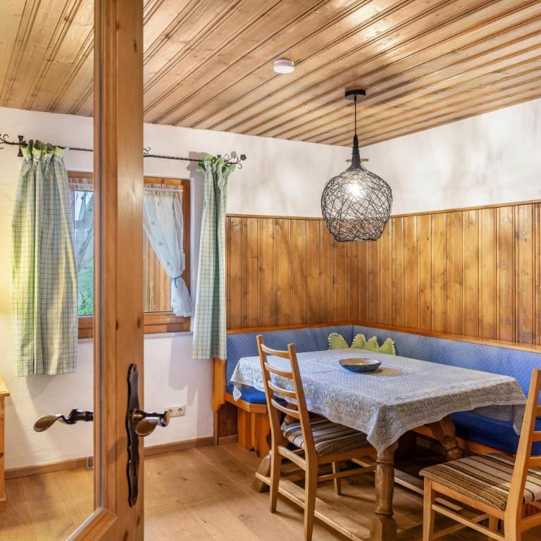 Ferienwohnung Kraus Eibsee - Deluxe-Apartment mit 2 Schlafzimmern und Gartenblick - 9