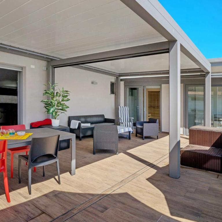 Villa Donne del Lago Valentina - Appartamento Deluxe con 2 Camere da Letto e Vista Giardino - 8