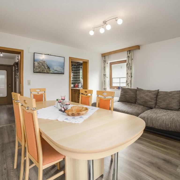 Ferienhaus Oberanger - Three-Bedroom Premium Apartment with Balcony - 6