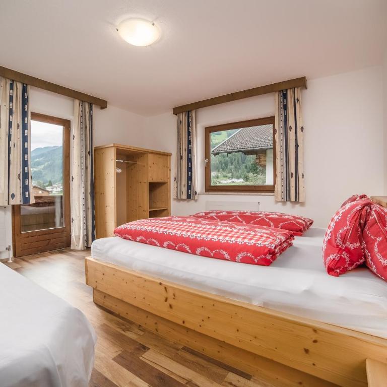 Ferienhaus Oberanger - Three-Bedroom Premium Apartment with Balcony - 4