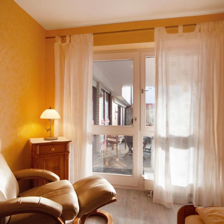 Ferienwohnung Schoeneberg - Deluxe-Apartment mit 2 Schlafzimmern und Gartenblick - 14