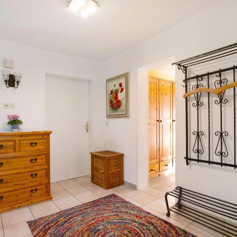 Ferienwohnung Schoeneberg - Deluxe-Apartment mit 2 Schlafzimmern und Gartenblick - 17