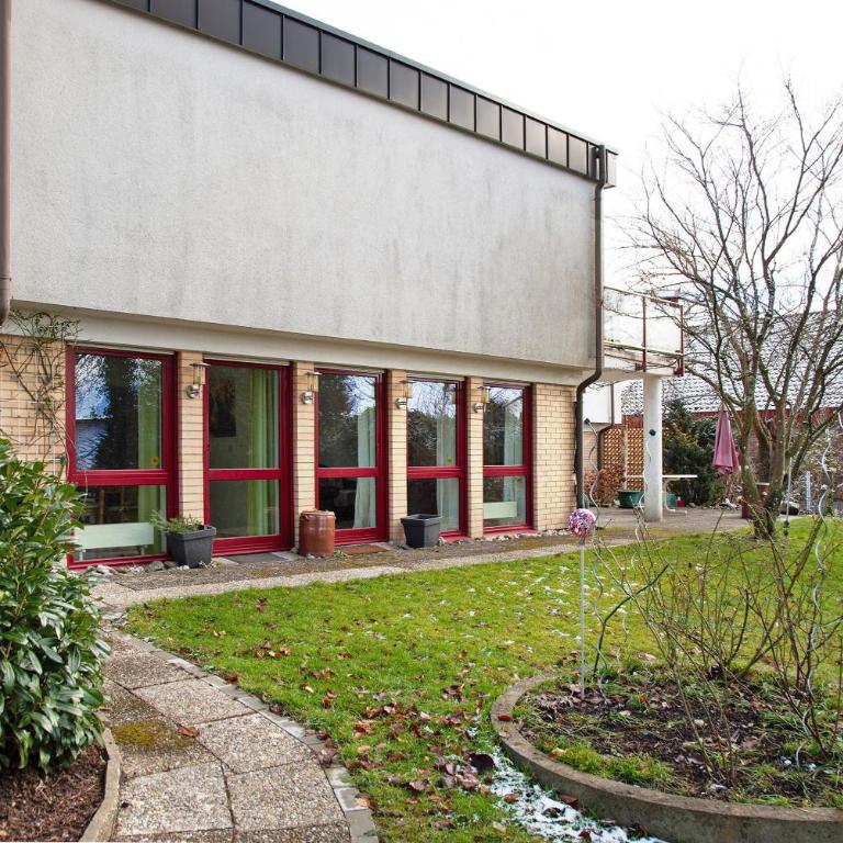 Ferienwohnung Schoeneberg - Deluxe-Apartment mit 2 Schlafzimmern und Gartenblick - 2