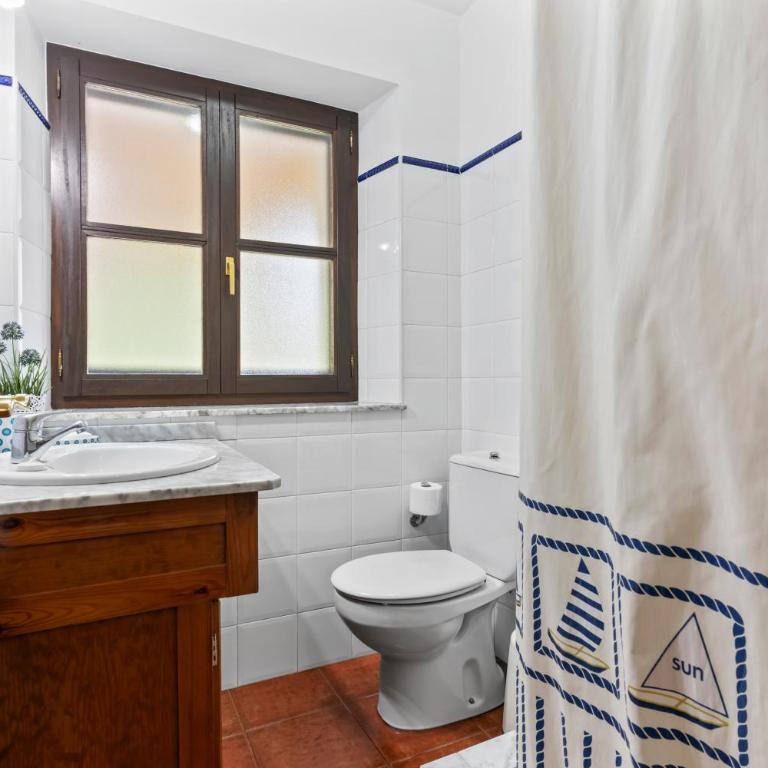 El Molin De Frieras - Three-Bedroom Premium Apartment with Balcony - 10