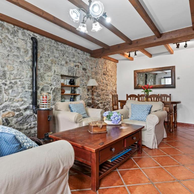 El Molin De Frieras - Three-Bedroom Premium Apartment with Balcony - 3