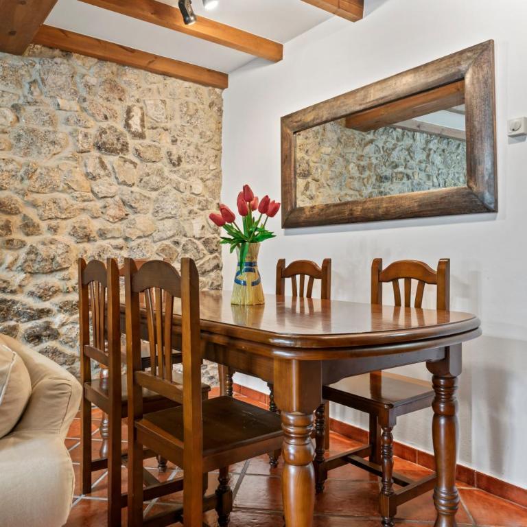 El Molin De Frieras - Three-Bedroom Premium Apartment with Balcony - 4