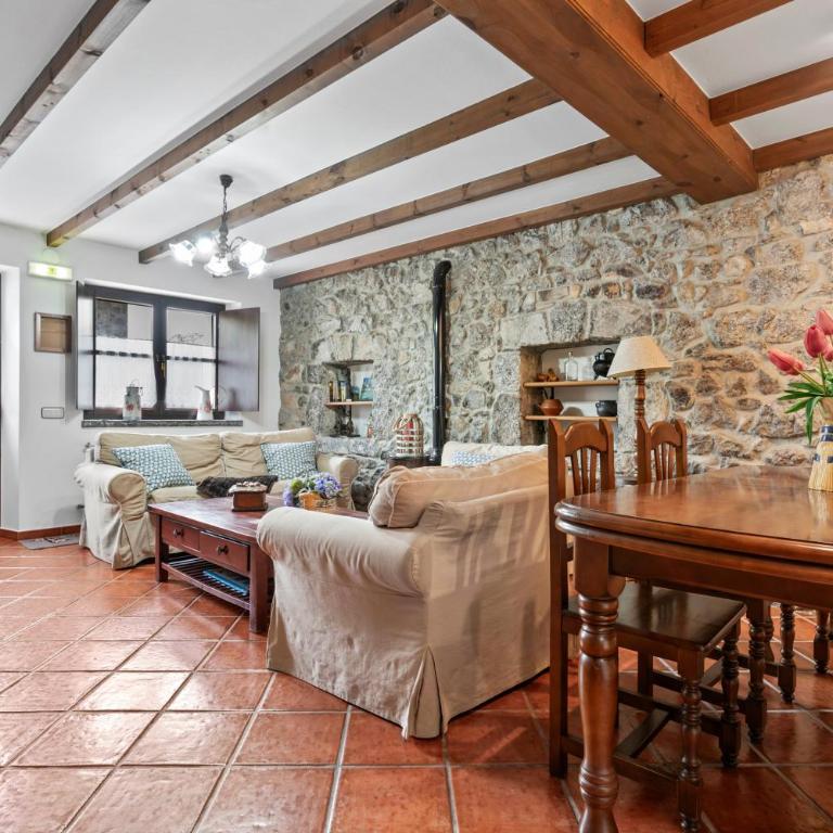 El Molin De Frieras - Three-Bedroom Premium Apartment with Balcony - 16