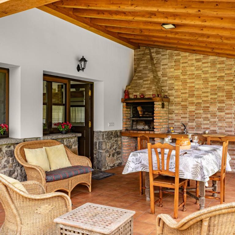El Molin De Frieras - Three-Bedroom Premium Apartment with Balcony - 17