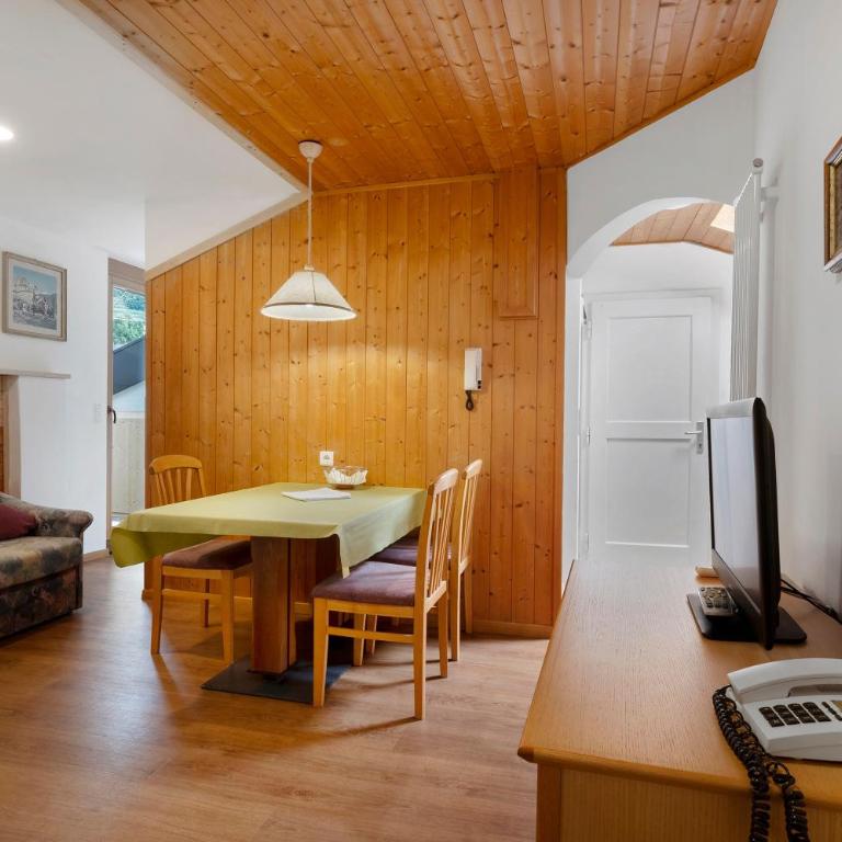 Unterdornerhof Algund - Superior One-Bedroom Apartment with Balcony - 6