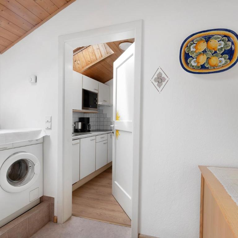 Unterdornerhof Algund - Superior One-Bedroom Apartment with Balcony - 24