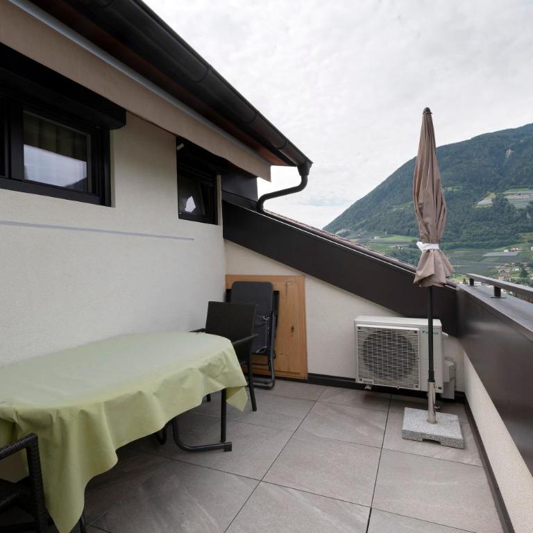 Unterdornerhof Algund - Superior One-Bedroom Apartment with Balcony - 9