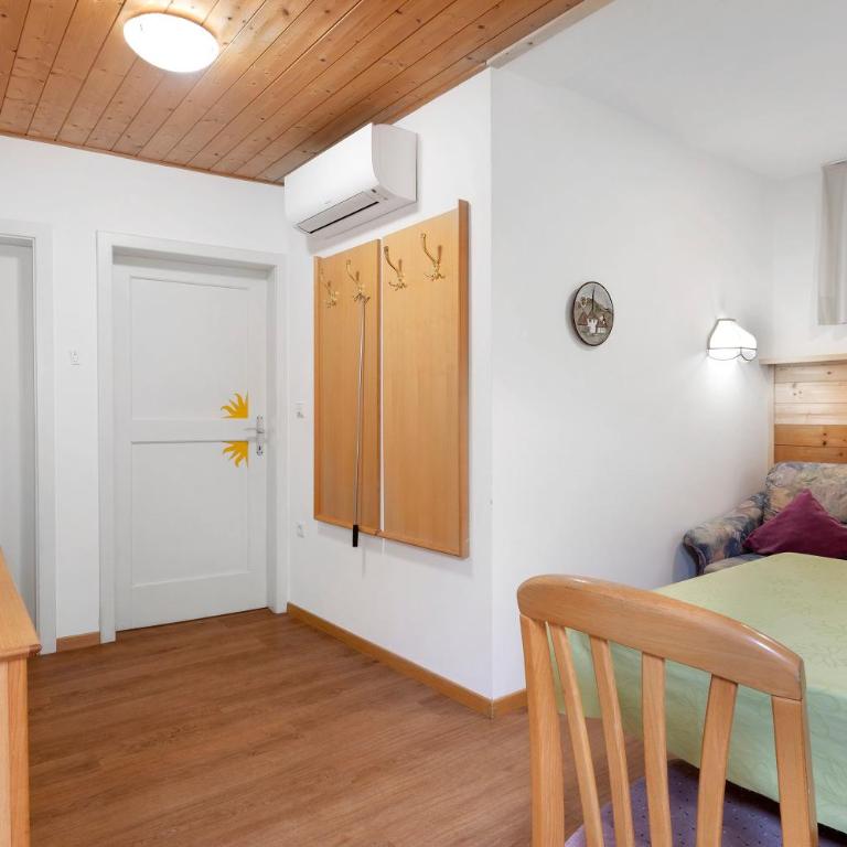 Unterdornerhof Algund - Superior One-Bedroom Apartment with Balcony - 16