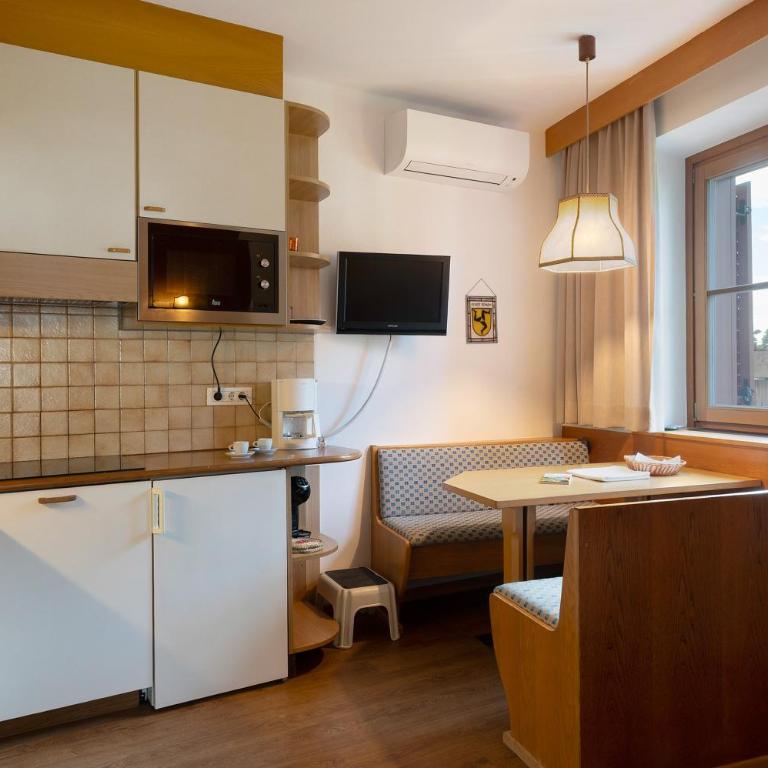 Unterdornerhof Algund - Superior One-Bedroom Apartment with Balcony - 4