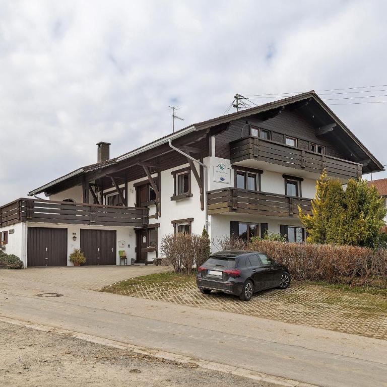 Ferienwohnung Leo - Deluxe-Apartment mit 2 Schlafzimmern und Gartenblick - 24