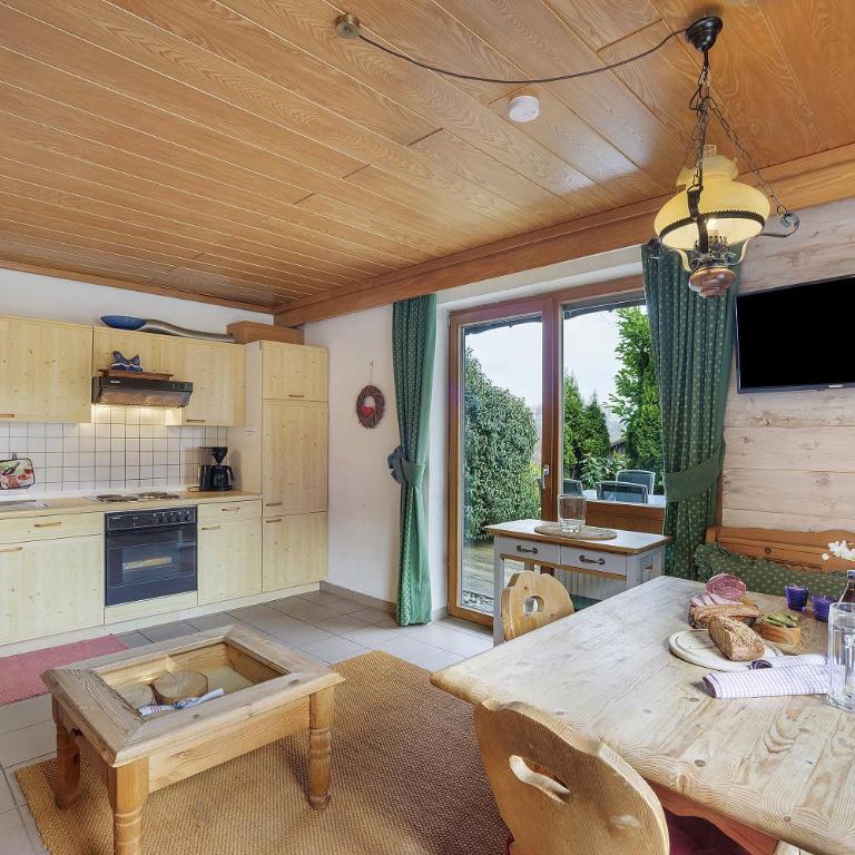 Ferienwohnung Leo - Deluxe-Apartment mit 2 Schlafzimmern und Gartenblick - 2