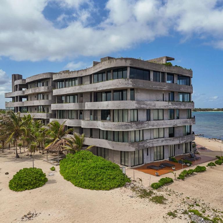 Oceanfront 4BR Duplex in Maiim Tankah with Pool , Spa & Gym - Apartamento - 87
