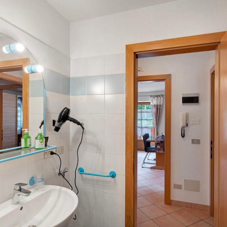 Appartamenti Camilla - Appartamento Deluxe con 2 Camere da Letto e Balcone - 14