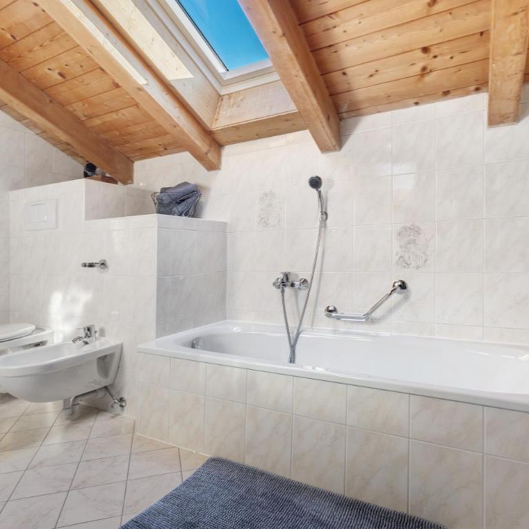 Grabmairhof Ahrntal - Two-Bedroom Deluxe Apartment with Garden View - 15