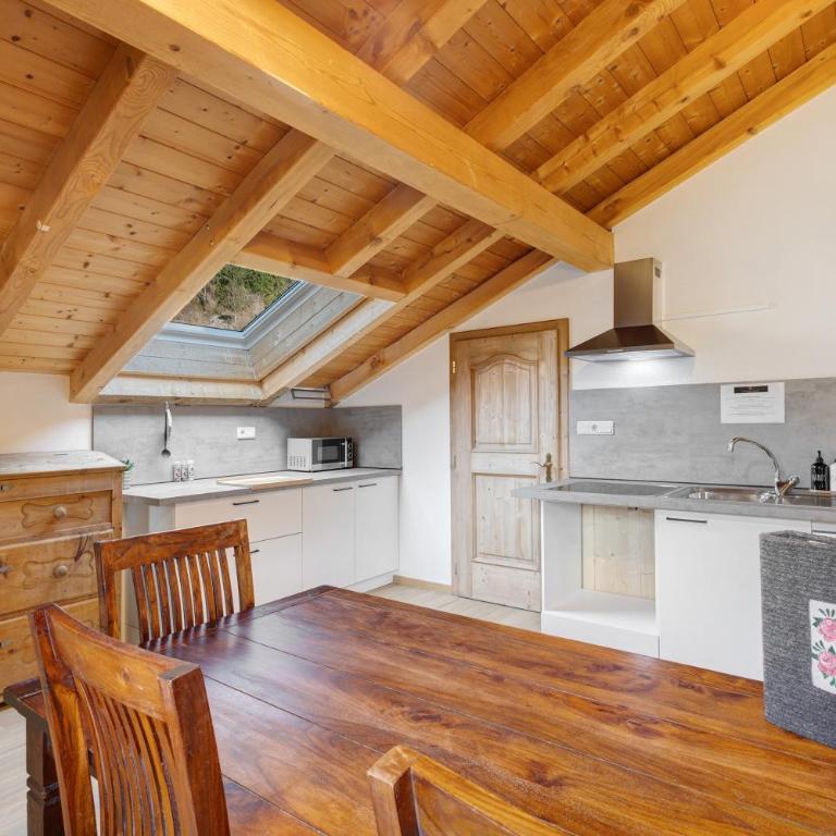 Grabmairhof Ahrntal - Two-Bedroom Deluxe Apartment with Garden View - 3