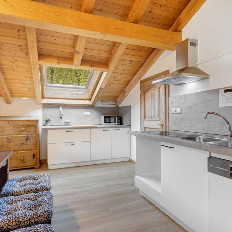 Grabmairhof Ahrntal - Two-Bedroom Deluxe Apartment with Garden View - 2