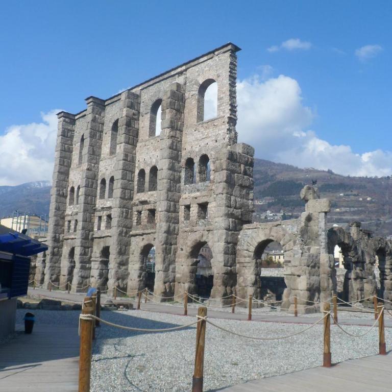 Le Bourg 61 - Aosta Centro - Appartamento Superior con Vista Città - 26